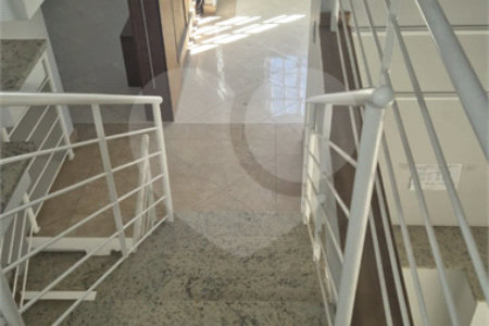 Sobrado à venda com 4 quartos, sendo 2 suítes, em Jardim Virginia Bianca, São Paulo, SP
