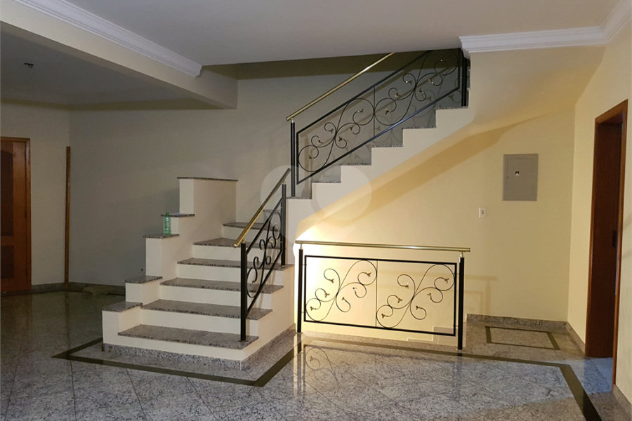 Casa à venda com 4 quartos, sendo 2 suítes, no condomínio Alpes da Cantareira, Mairiporã - SP