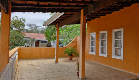 Casa para alugar com 3 quartos, sendo 1 suíte,  no condomínio Santa Mônica, Atibaia - SP