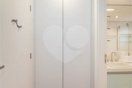 Apartamento à venda com 3 quartos, sendo 2 suítes, em Vila Mariana, São Paulo, SP