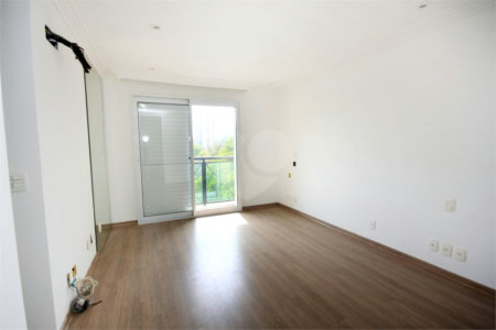 Apartamento à venda com 3 quartos, sendo 1 suíte, em Alto da Boa Vista, São Paulo, SP