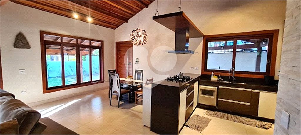 Casa à venda ou para alugar com 3 suítes no condomínio Jardim da Montanha I, Mairiporã - SP