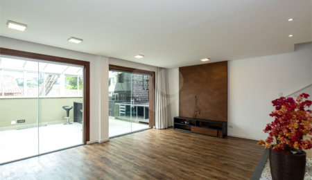 Casa à venda com 3 quartos, sendo 1 suíte, em Campo Belo, São Paulo, SP