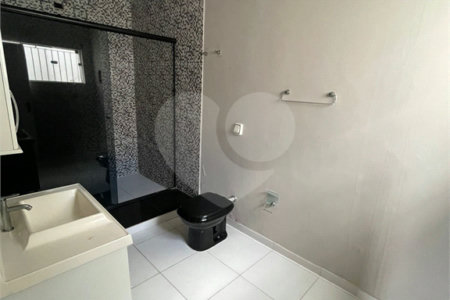 Sobrado à venda com 3 quartos, sendo 2 suítes,  em Vila Oliveira, Mogi das Cruzes, SP