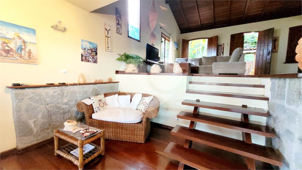 Casa à venda com 3 suítes no Centro, Santa Cruz Cabrália, BA