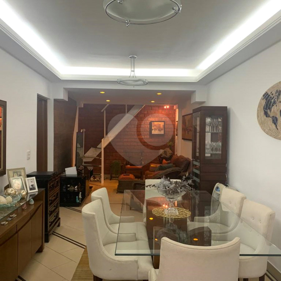 Sobrado em condomínio fechado, Campo Limpo com 270m² 4 dormitorios.