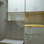 Apartamento Reformado à Venda – Localização Privilegiada!