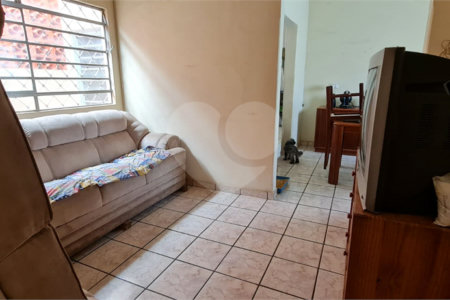 Casa térrea para venda em Araraquara.