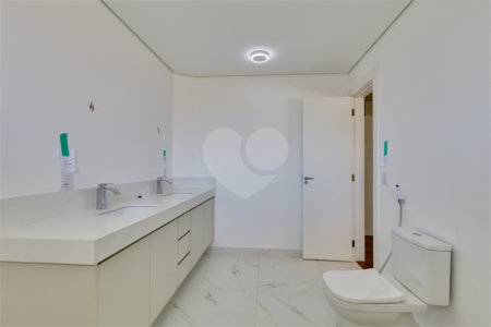 Casa Térrea à venda com 4 quartos, sendo 3 suítes, em Jardim Prudência, São Paulo, SP