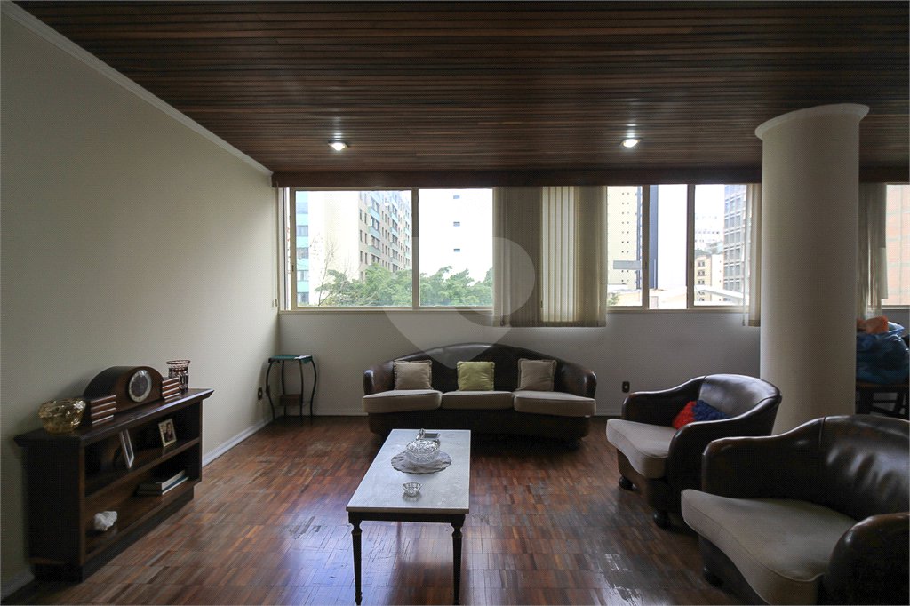 Apartamento à venda com 3 quartos, sendo 1 suíte, em Jardim Paulista, São Paulo, SP