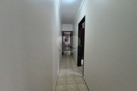 Sobrado à venda com 3 suítes em Chora Menino, São Paulo, SP