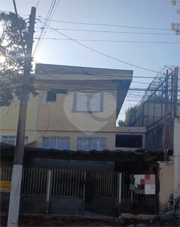 Sobrado à venda com 3 quartos, sendo 1 suíte,  em Jardim Peri Peri, São Paulo, SP
