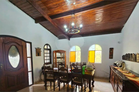 Casa Térrea à venda com 3 quartos, sendo 1 suíte, no Centro, Poá, SP