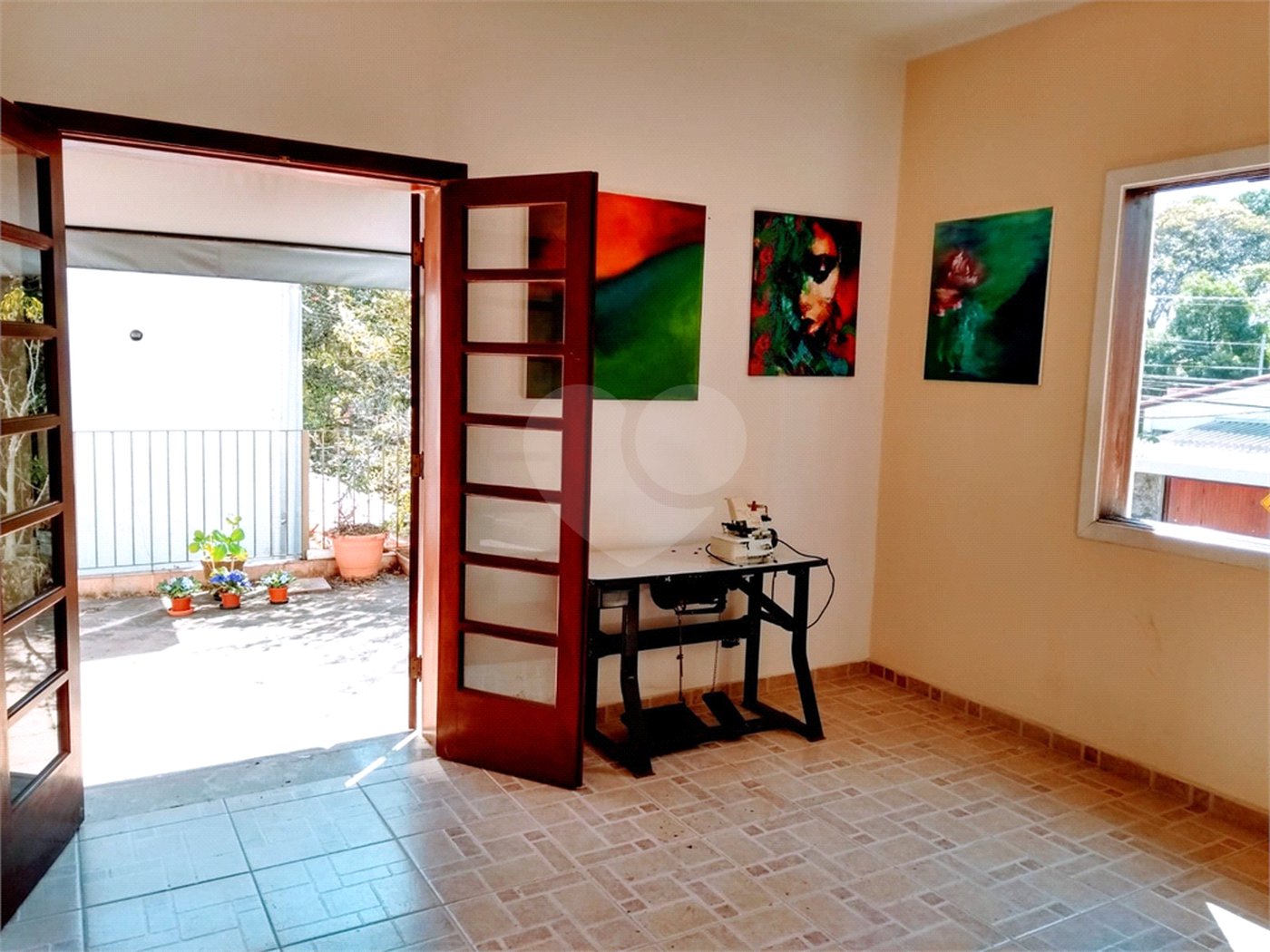 Sobrado à venda com 4 quartos, sendo 1 suíte, em Indianópolis, São Paulo, SP