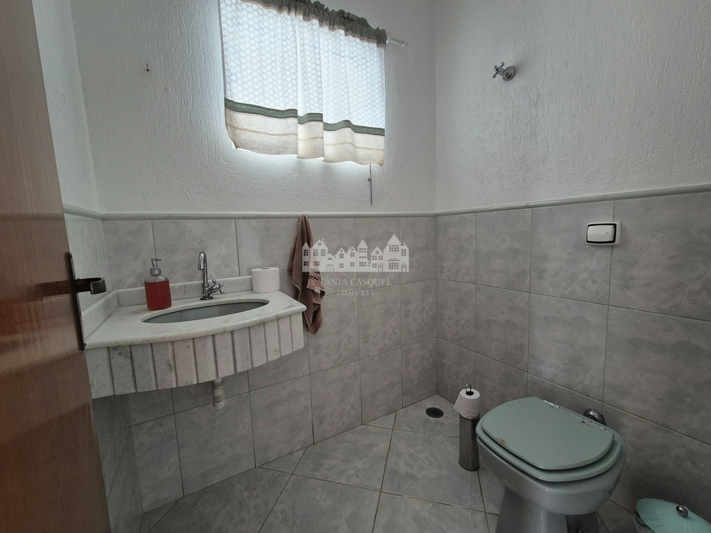 Casa à venda com 3 quartos, sendo 1 suíte, em Retiro das Fontes, Atibaia, SP