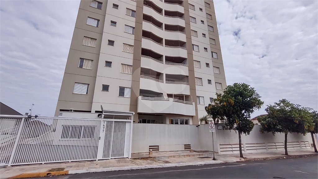 Apartamento à venda com 3 quartos, sendo 1 suíte, no Centro, Araraquara, SP