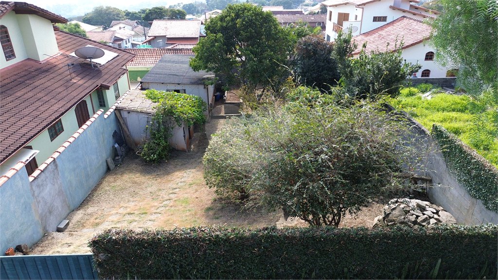 Casa à venda com 3 quartos, sendo 1 suíte, no Centro, Extrema, MG