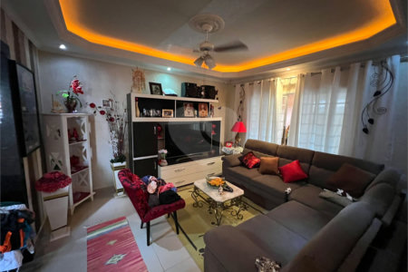 Casa à venda com 3 quartos, sendo 1 suíte, em Jardim Dourado, Guarulhos, SP