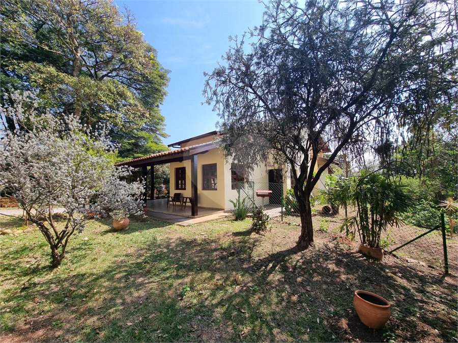 Casa à venda com 4 quartos, sendo 2 suítes, em Bosque, Vinhedo, SP