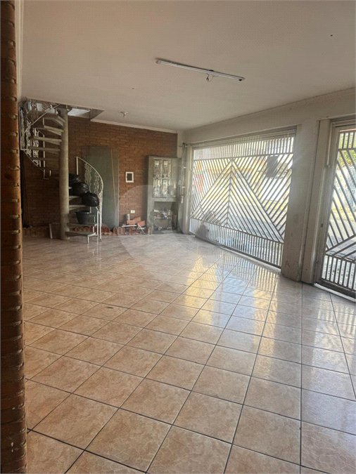 Sobrado à venda com 5 quartos em Bela Vista, Osasco, SP