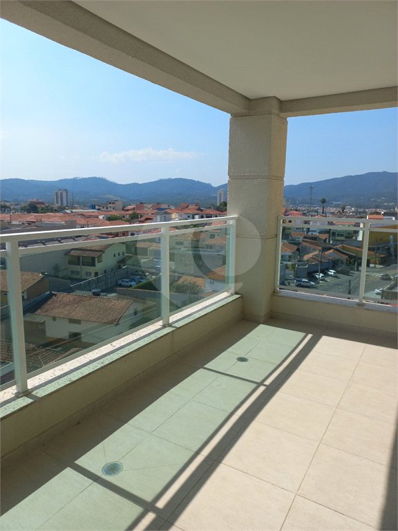 Apartamento à venda com 3 quartos, sendo 2 suítes,  no Centro, Mogi das Cruzes, SP