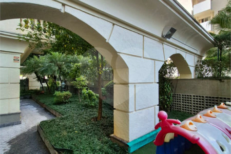 Apartamento para venda em Moema com 2 quartos, sendo 1 suíte, 1 vaga, 62 m²