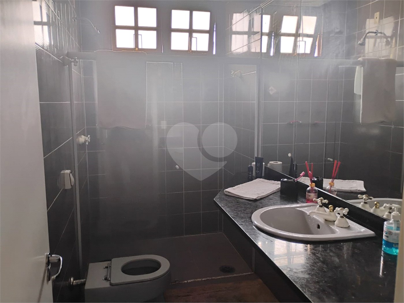 Casa à venda com 3 quartos, sendo 1 suíte,  em Vila Suissa, Mogi das Cruzes, SP