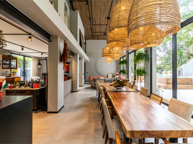 Casa à venda com 4 suítes no condomínio Granja do Morumbi, São Paulo - SP