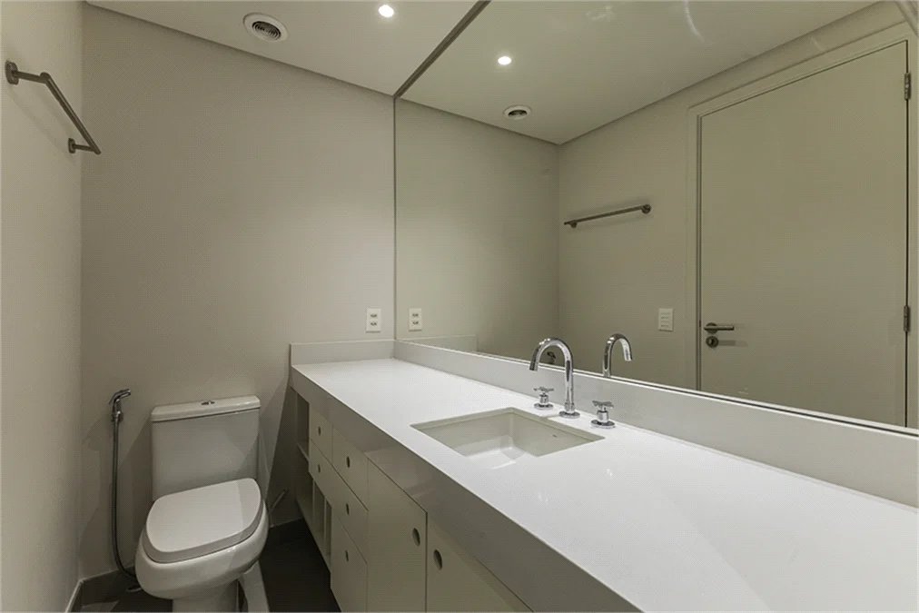 Apartamento à venda ou para alugar com 1 suíte em Jardim das Bandeiras, São Paulo, SP