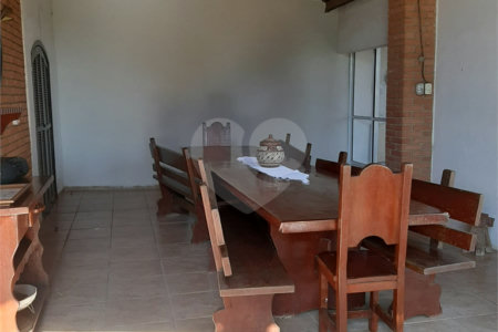 Chácara à venda com 8 suítes em Jardim Arquidiocesano, Salto, SP