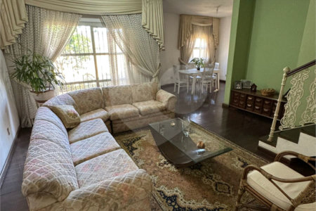 Casa à venda com 4 quartos, sendo 1 suíte,  em Vila Romão, Salto, SP
