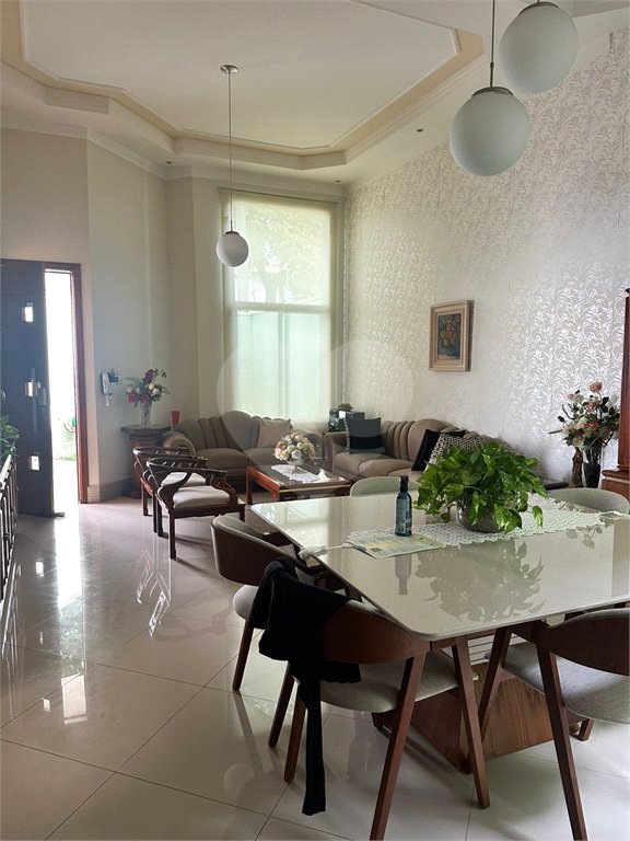 Casa à venda com 3 suítes em Jardim Regina, Indaiatuba, SP