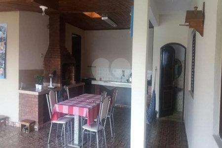 Casa à venda com 3 quartos no Centro, Iperó, SP