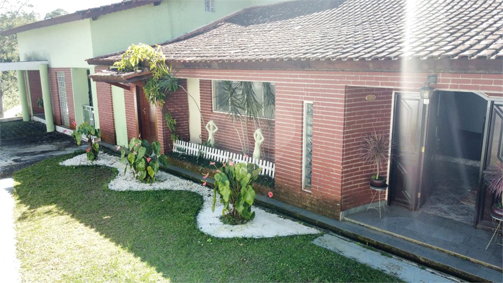 Sítio à venda com 8 quartos, sendo 4 suítes, em Boa Vista, Mogi das Cruzes, SP