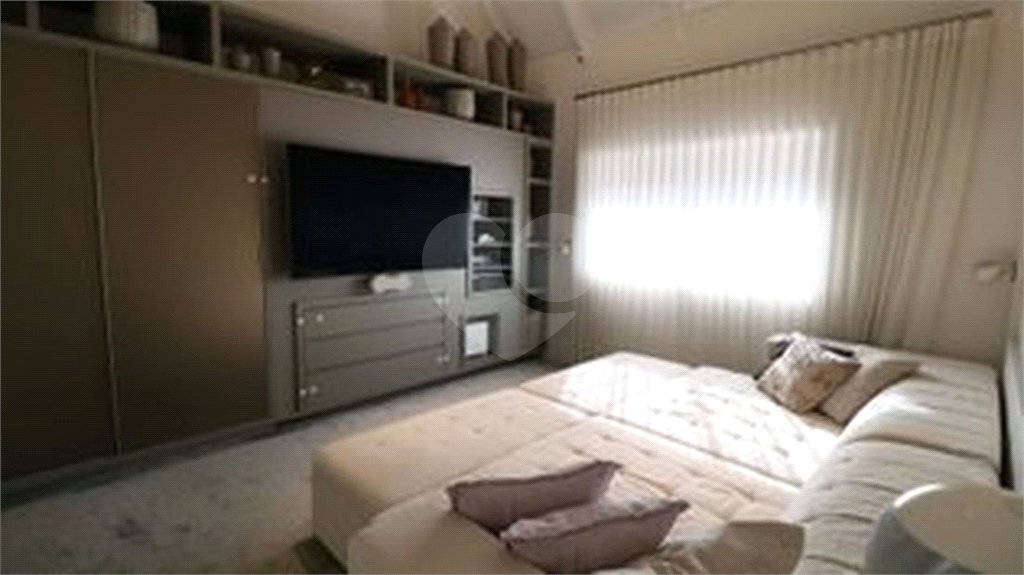 Sobrado à venda com 4 quartos, sendo 3 suítes, em Paraíso do Morumbi, São Paulo, SP