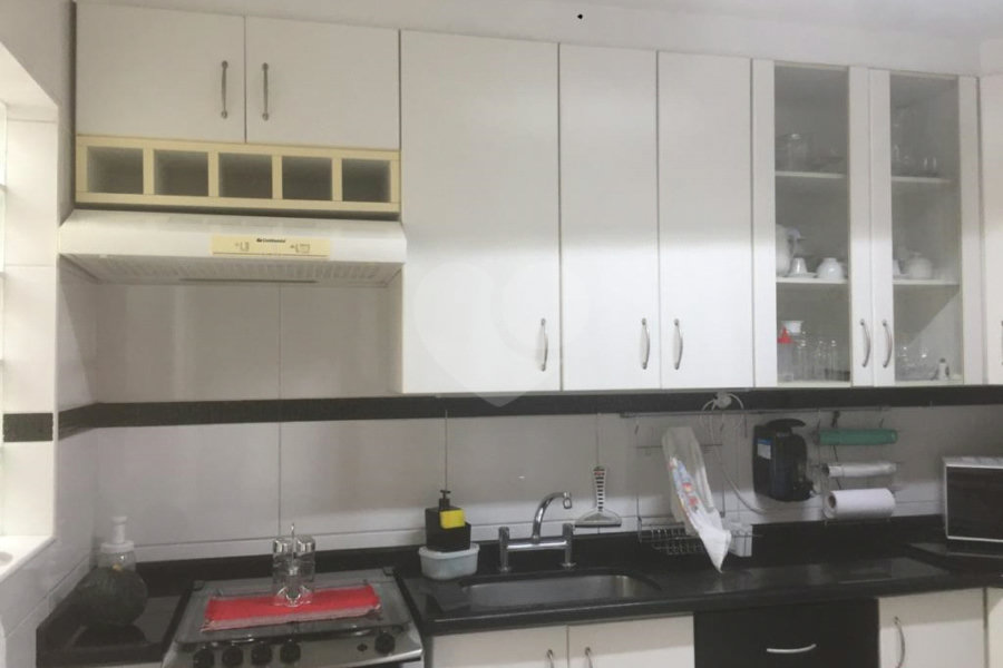 Casa à venda com 3 quartos, sendo 1 suíte, no condomínio Morada do Horto, São Paulo - SP