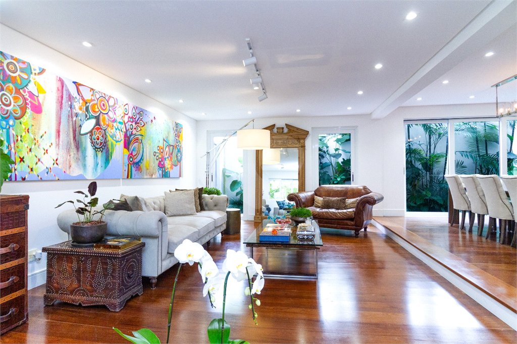 Casa à venda ou para alugar com 4 suítes em Jardim América, São Paulo, SP