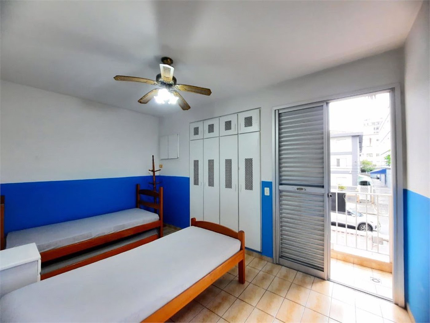 Apartamento com 2 dormitórios à venda na Enseada – 500 metros da praia