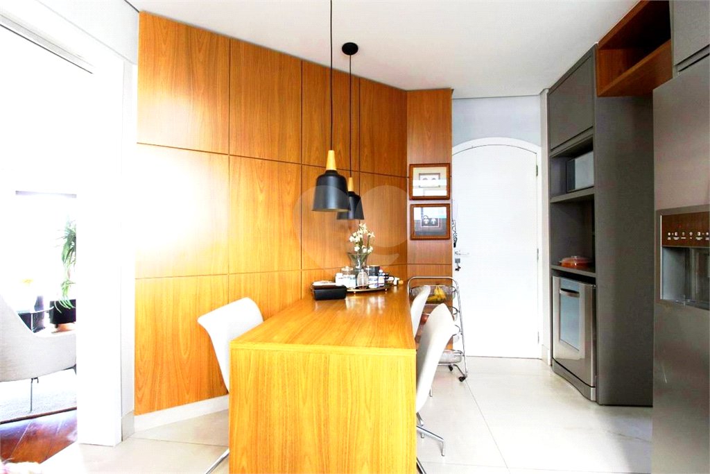 Apartamento à venda com 3 quartos, sendo 1 suíte, em Indianópolis, São Paulo, SP