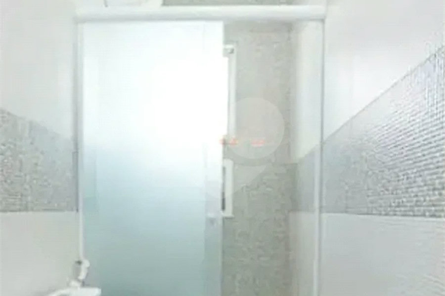 Casa à venda com 3 quartos, sendo 2 suítes, no condomínio Residencial Erika, São Paulo - SP