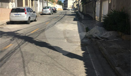 Casa à venda com 1 quarto, sendo 2 suítes,  no Centro, Itaguaí, RJ