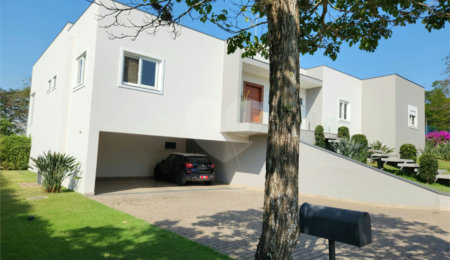Casa à venda com 4 quartos, sendo 3 suítes,  no condomínio Terras de Mont Serrat, Salto - SP
