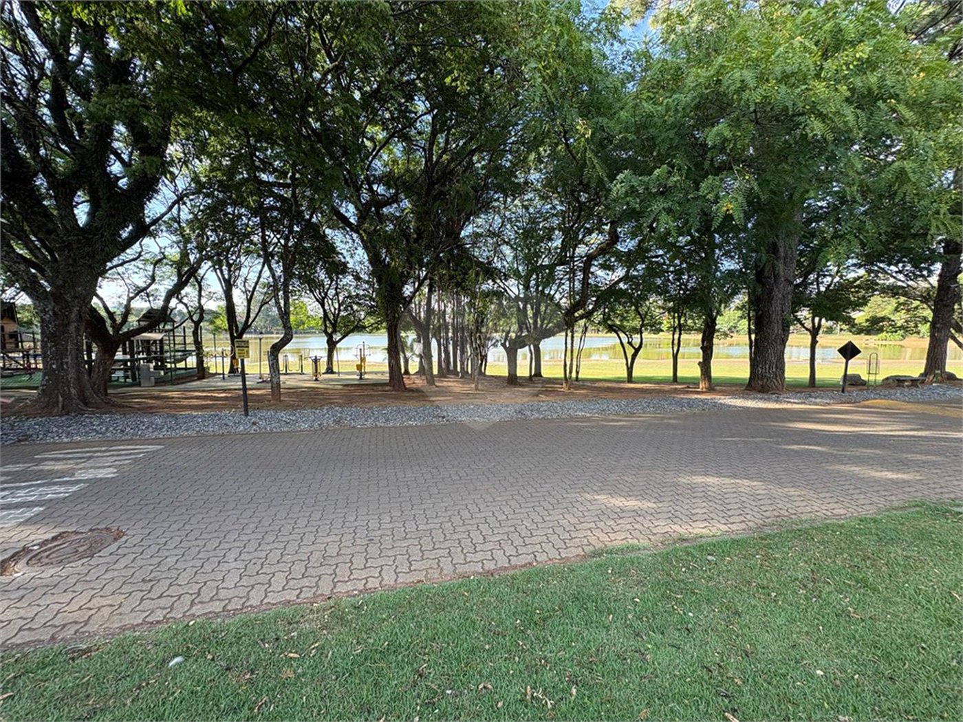 Terreno à venda no condomínio Vivendas do Lago, Sorocaba - SP