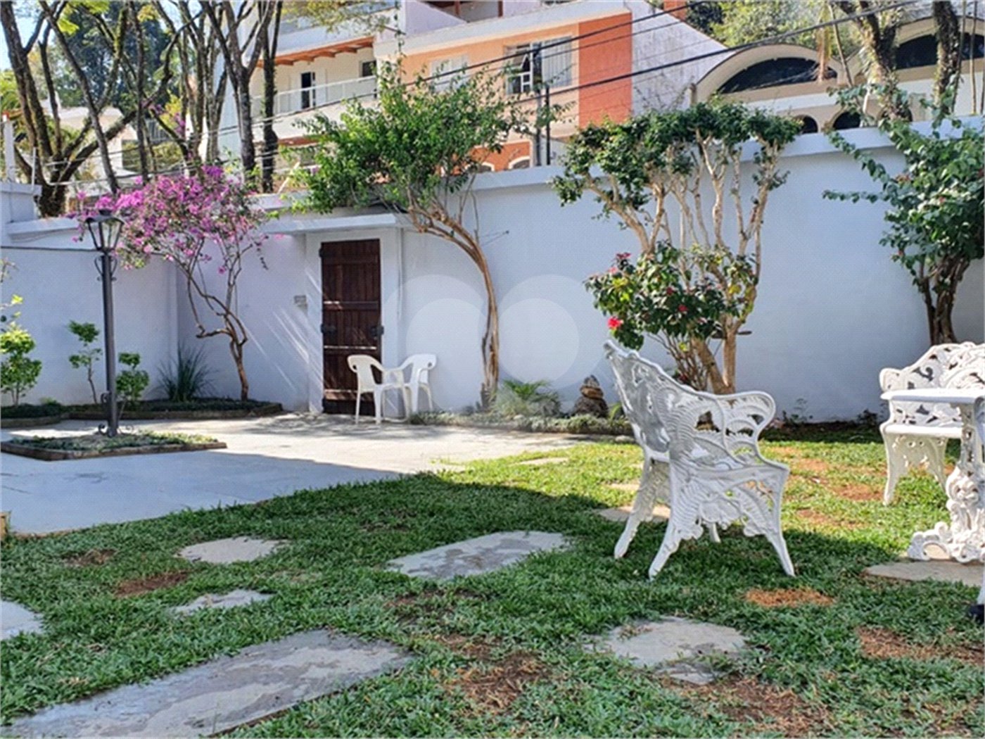 Sobrado à venda com 5 quartos, sendo 3 suítes, em Tremembé, São Paulo, SP