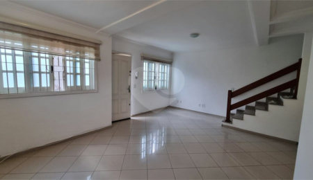 Casa à venda com 3 quartos, sendo 1 suíte,  em Vila Gomes, São Paulo, SP