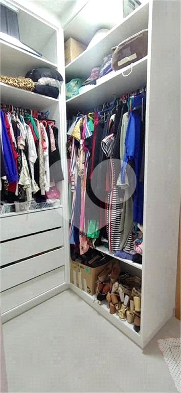 Casa à venda com 4 quartos, sendo 2 suítes, no condomínio Horto Florestal Villagio, Sorocaba - SP