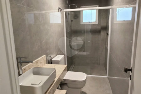 Belíssimo apartamento de 168,62m² no Belenzinho todo reformado com 3 dorm e 2 vagas .Aceita Permuta