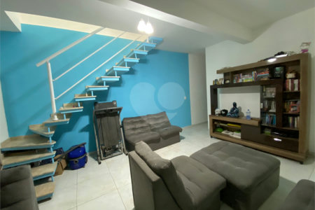 Sobrado à venda com 4 quartos em Jardim Santa Luzia de Poa, Itaquaquecetuba, SP