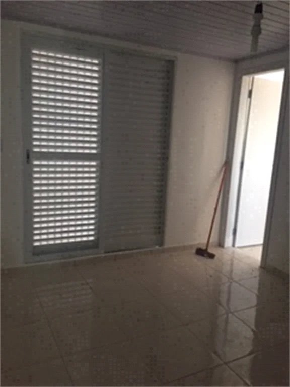 Sobrado à venda com 6 quartos, sendo 4 suítes, em Jardim Ester, São Paulo, SP