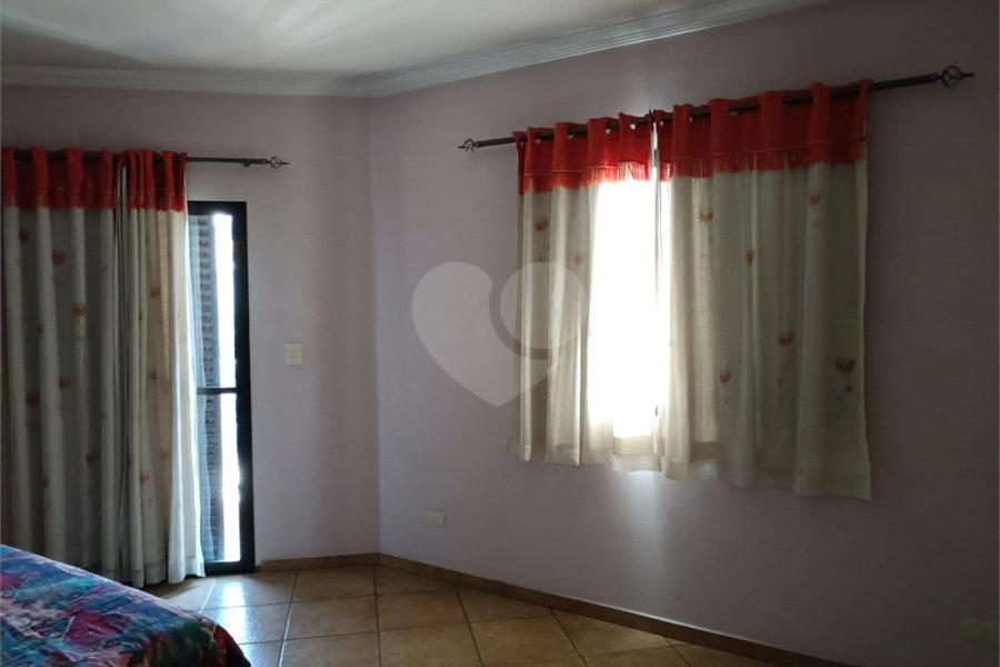 Sobrado à venda com 3 quartos, sendo 1 suíte, em Vila Paiva, São Paulo, SP